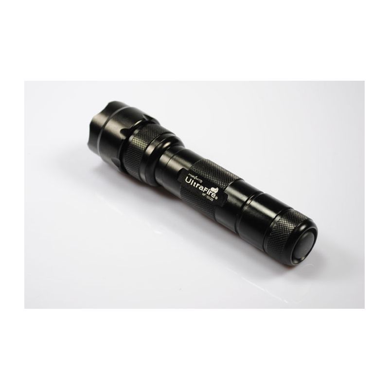 ULTRAFIRE WF-502B T6 Torcia a LED 1200 Lumens 5 Modalità Alta Qualità Design Robusto Strobe e SOS per Avventure Outdoor Efficienza Energetica Luminosità Elevata