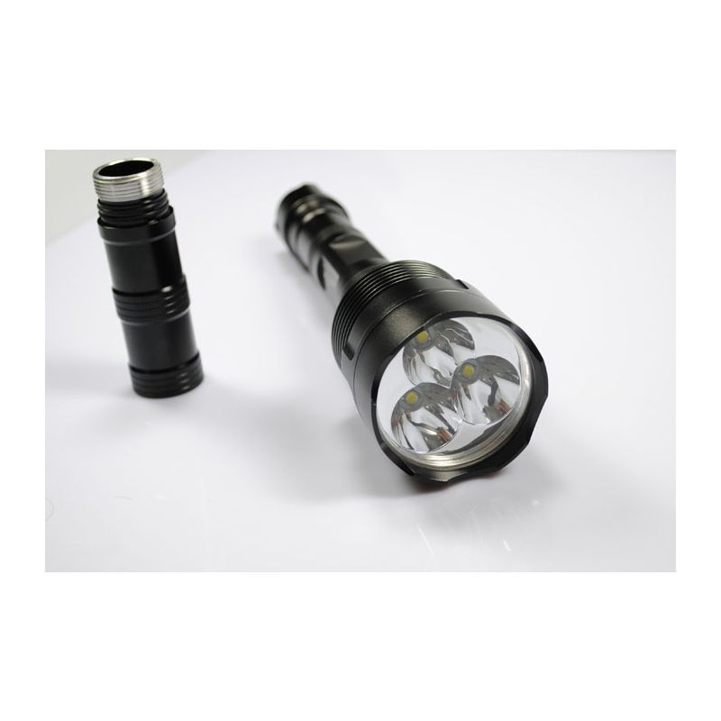 Torcia LED TrustFire TR-3T6 3800 lumen con cinque modalità e lente in vetro compatibile 18650 affidabilità alta qualità robusta costruzione ideale accessorio outdoor prezzo conveniente