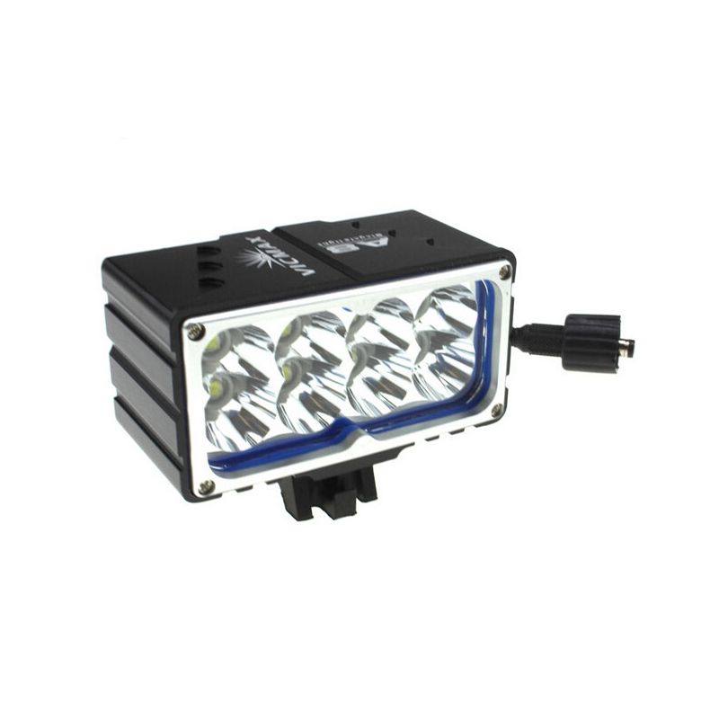 VICMAX 8L2 Faro Bicicletta 10000 Lumen LED Impermeabile IP65 Montaggio Versatile Modalità Operative per Sicurezza Notturna e Avventura in Condizioni Meteo Avverse
