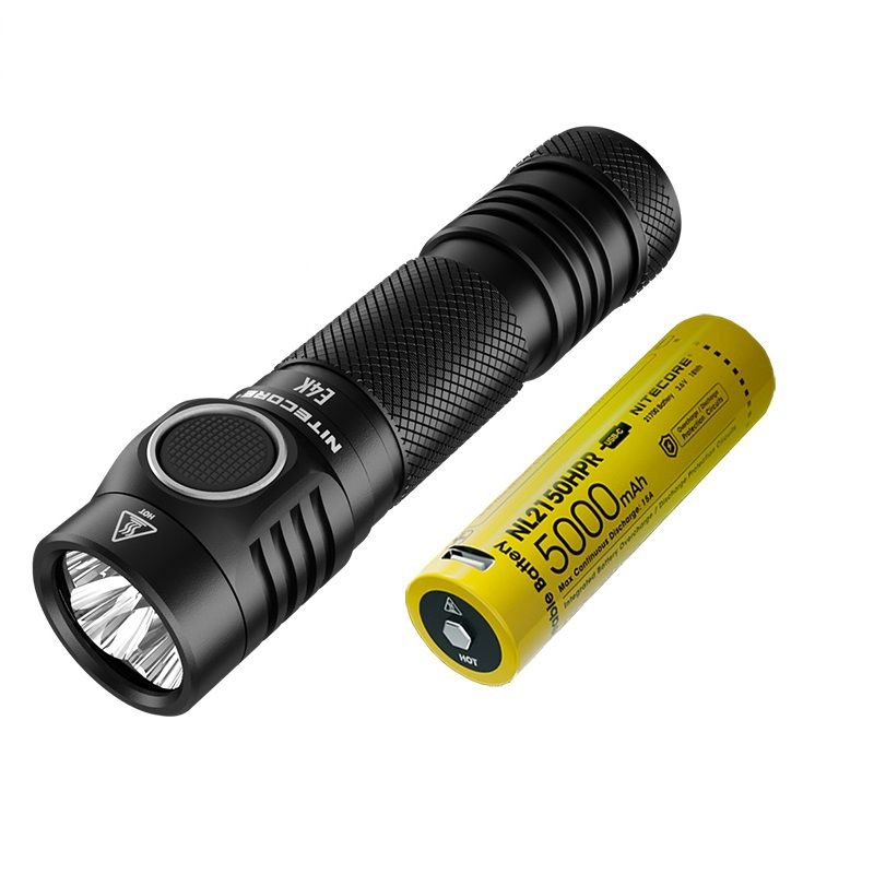 Nitecore E4K Torcia Elettrica 4400 Lumen Design Compatto e Impermeabile LED XP-L2 V6 con Batteria 21700 per Illuminazione Outdoor ed Escursionismo Resistente e Alta Luminosità