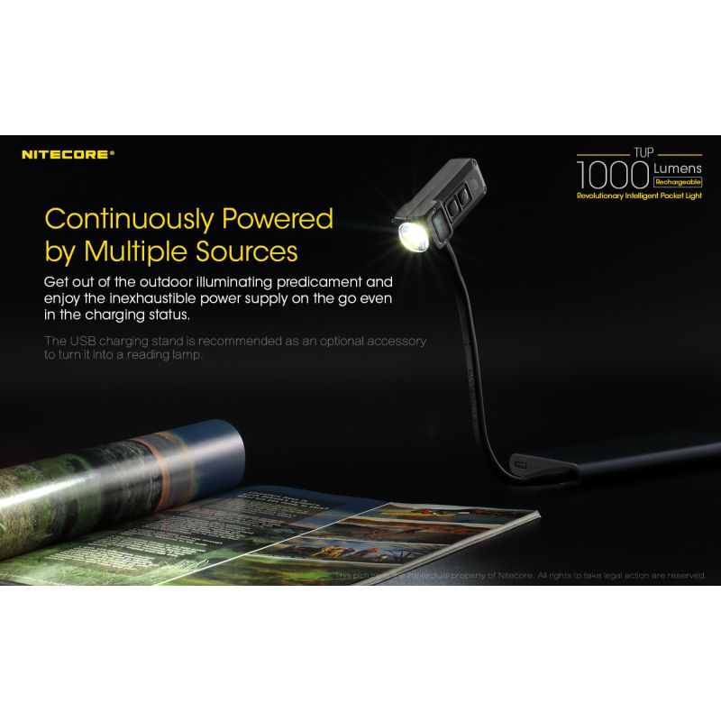 Scopri Nitecore TUP torcia LED ricaricabile USB 1000 lumen per esplorazioni notturne accessorio escursionismo ideale con display OLED e illuminazione affidabile attività all'aperto