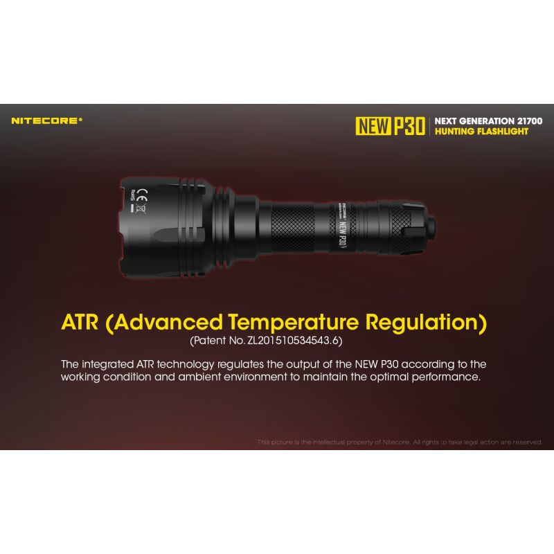 Scopri la torcia LED Nitecore P30 XP-L HI V3 ad alte prestazioni 1000 lumen fascio 618 metri ideale per emergenze outdoor e attività di ricerca con design resistente e multi-modalità