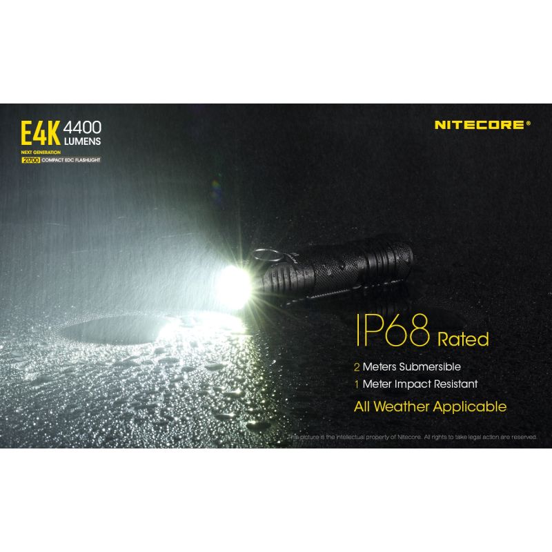 Nitecore E4K Torcia Elettrica 4400 Lumen Design Compatto e Impermeabile LED XP-L2 V6 con Batteria 21700 per Illuminazione Outdoor ed Escursionismo Resistente e Alta Luminosità