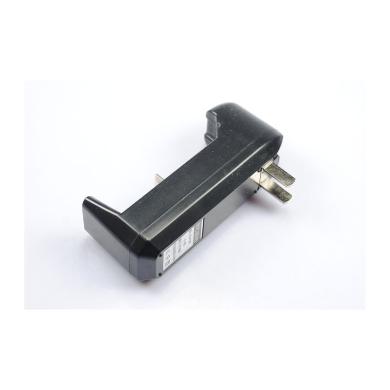 Caricabatteria UltraFire per batteria ricaricabile 18650 16340 AA AAA CR123A ricarica sicura arresto automatico compatibilità globale nuovo design compatto accessorio indispensabile prezzo 0-19.99€