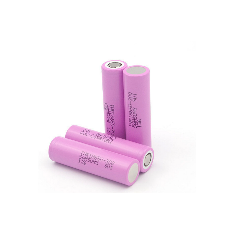 Pacco 4x 30Q 18650 3000mAh 3.7V Batterie Ricaricabili Litio per Torce E-Cig Flat Top