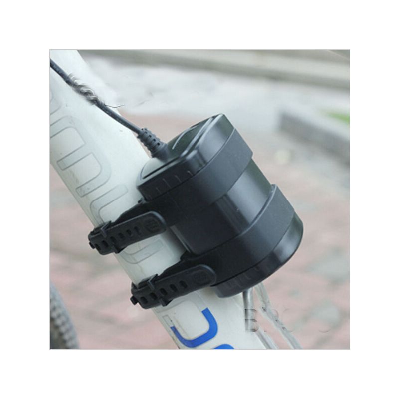 Pacco batteria ricaricabile impermeabile 8.4V 18650 per luci biciclette UltraFire IPX5 sicurezza avanzata compatibilità universale facile installazione ciclisti appassionati pendolari quotidiani