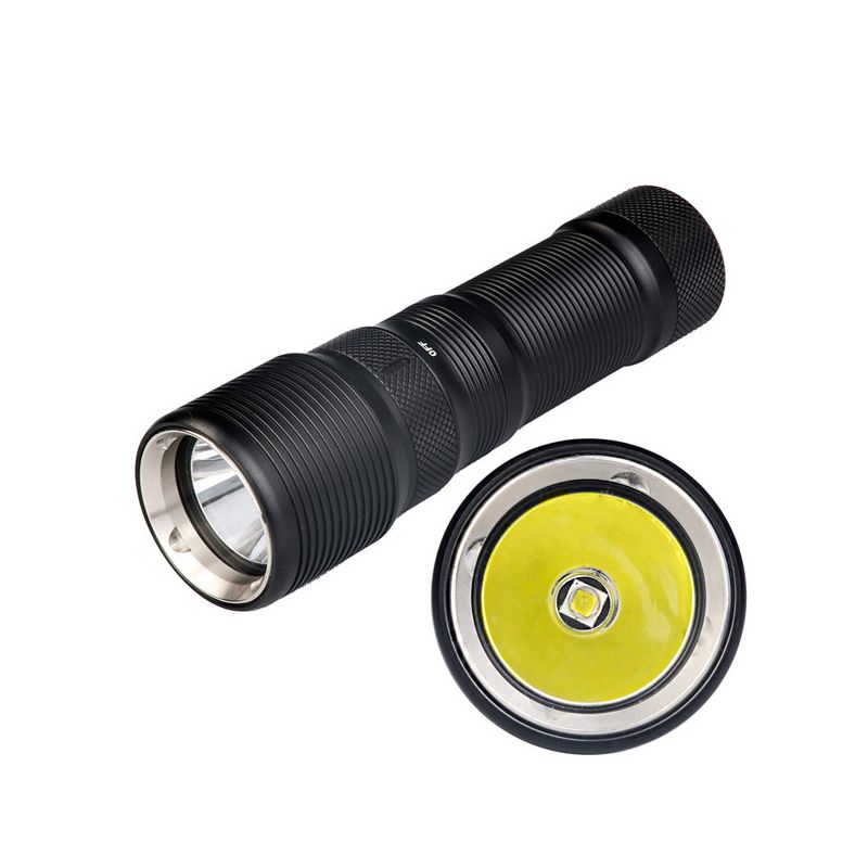 TrustFire TR-DF008 Torcia Subacquea LED 700 Lumen Alta Luminosità Con Interruttore Magnetico e Classificazione IPX8 Torcia per Immersioni e Avventure Sottomarine Durata e Versatilità