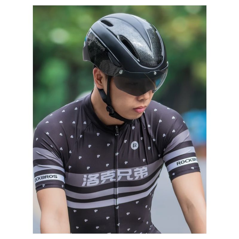 ROCKBROS casco da bicicletta design ultraleggero luce a LED ricaricabile sicurezza ciclistica ideale per casco da strada e mountain bike compatibile con occhiali magnetici