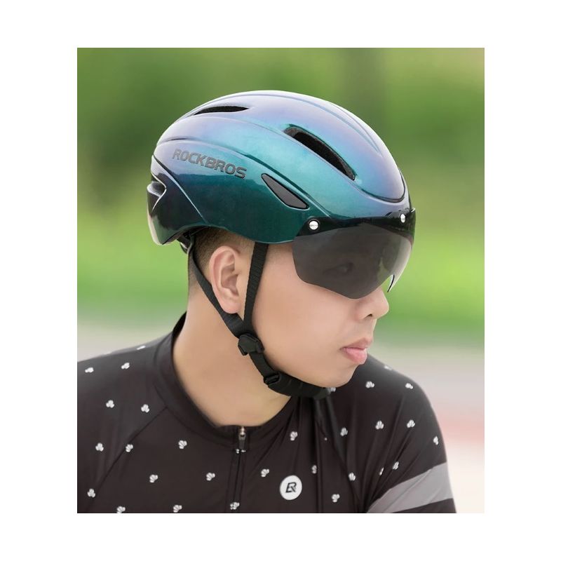 ROCKBROS casco da bicicletta design ultraleggero luce a LED ricaricabile sicurezza ciclistica ideale per casco da strada e mountain bike compatibile con occhiali magnetici