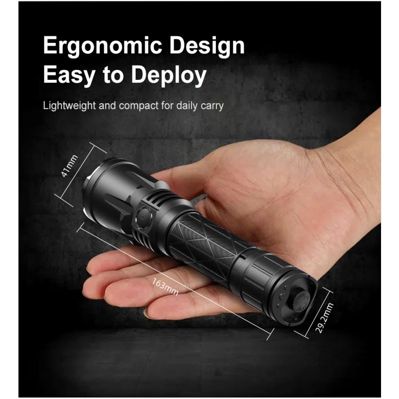 Klarus XT21X Pro torcia LED XHP70.2 4400 lumen ricaricabile ideale per campeggio escursionismo ed emergenze torcia tattica con doppio interruttore e batteria 21700 costruzione robusta