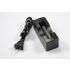 Caricabatterie singolo 18650 UltraFire compatibilità universale design compatto ricarica sicura per batterie 18650 torce LED ingresso multi-tensione nero accessorio essenziale