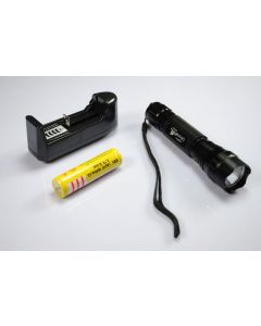 ULTRAFIRE WF-501B XML U2 LED Torcia elettrica  18650 batteria  caricabatterie