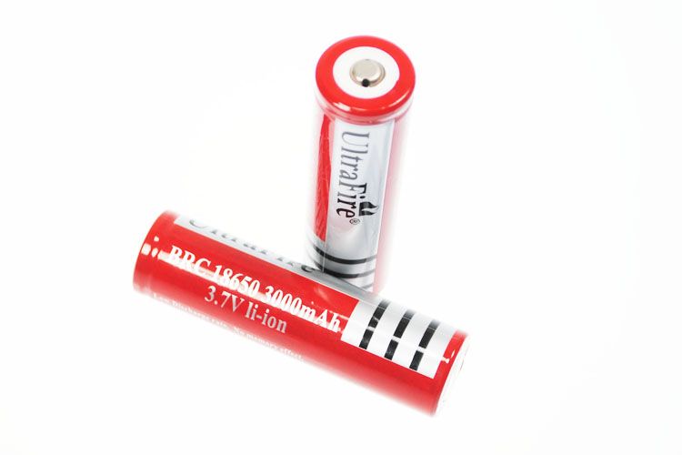 UltraFire BRC 3000mAh 3.7V Li-ion Batteria Ricaricabile Potenza di Lunga Durata per Torce e Fotocamere