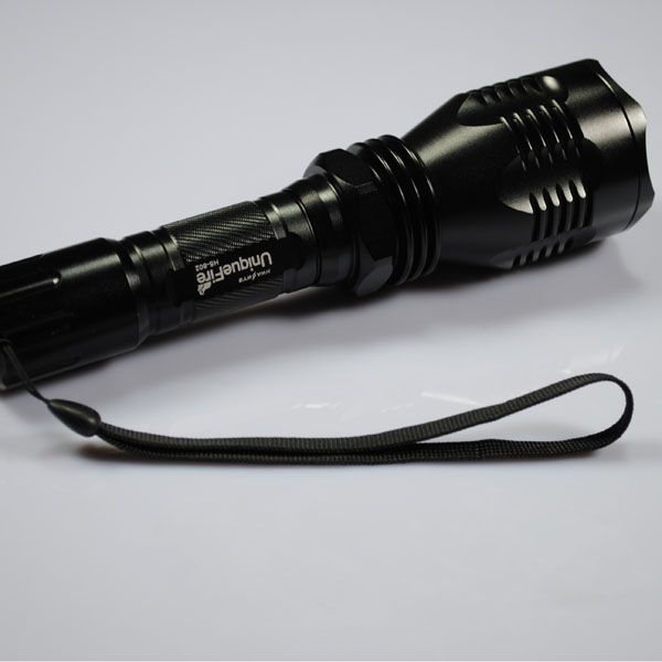 UniqueFire HS-802 Torcia LED Lunga Portata Ideale per Avventure Notturne Alpinismo Impermeabile Lega di Alluminio 6061t Xpe Q5 LED Durata 100000 Ore Visibilità Notturna Resistente