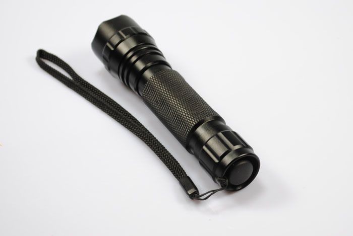 UltraFire WF-501B 1300 Lumen LED Torcia Tattica 5 Modalità per Campeggio Escursioni Emergenze Attrezzatura Durevole