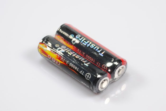 Batteria Ricaricabile TrustFire 3.7 V 900mAh LI-ION 14500 Affidabilità e Durata per Dispositivi ad Alta Energia Circuito di Protezione Eco-Friendly e Lunga Longevità