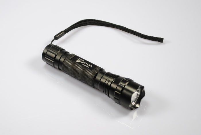 UltraFire WF-501B 1300 Lumen LED Torcia Tattica 5 Modalità per Campeggio Escursioni Emergenze Attrezzatura Durevole