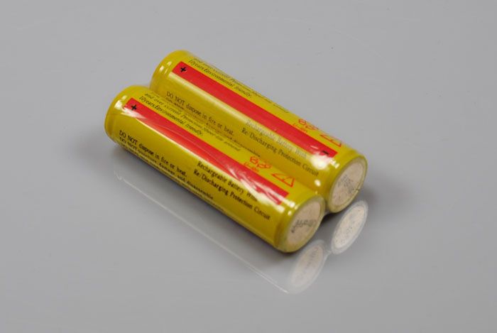 UltraFire BRC 18650 Coppia di batterie ricaricabili agli ioni di litio ad alta capacità per torce e fotocamere 3600mAh