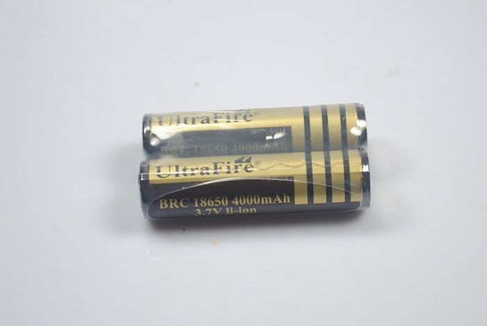 Batteria ricaricabile agli ioni di litio Ultrafire BRC 18650 4000mAh ad alta capacità e ricarica rapida per dispositivi da esterno