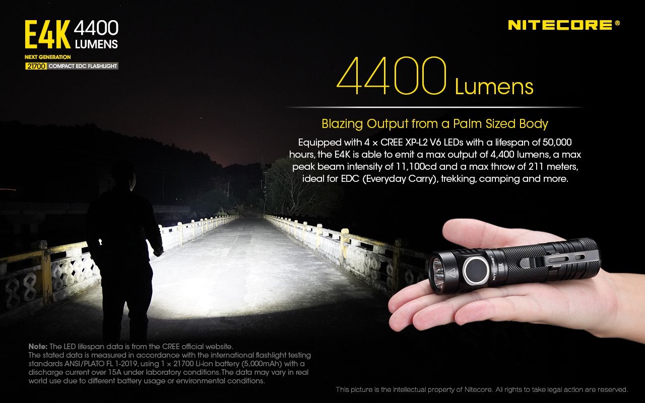 Nitecore E4K Torcia Elettrica 4400 Lumen Design Compatto e Impermeabile LED XP-L2 V6 con Batteria 21700 per Illuminazione Outdoor ed Escursionismo Resistente e Alta Luminosità