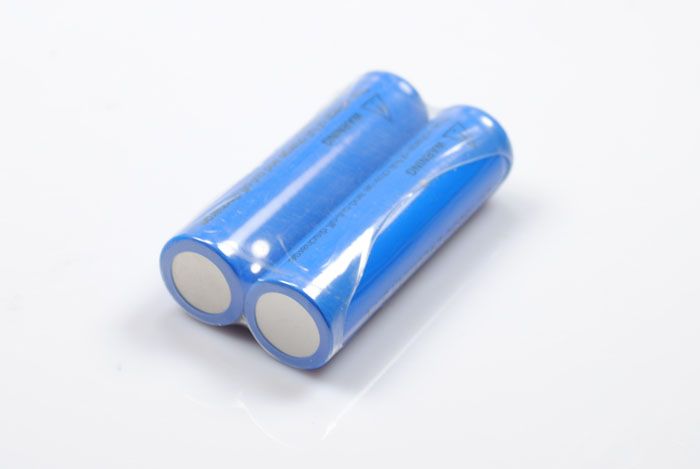 UltraFire LC 3000mAh 18650 Batteria Ricaricabile agli Ioni di Litio - Soluzione di Alimentazione ad Alta Capacità, Ecologica e a Ricarica Rapida