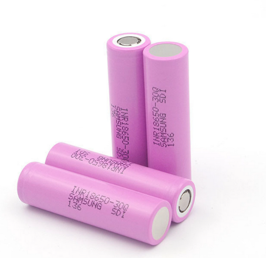 30Q 3.7V 3000mAh 18650 Batterie Ricaricabili (Confezione da 4)