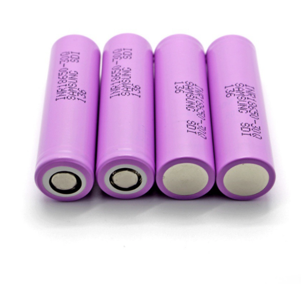 30Q 3.7V 3000mAh 18650 Batterie Ricaricabili (Confezione da 4)