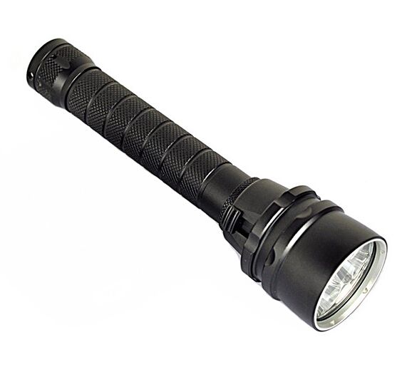 Illuminate Adventures SK68 Q5 LED Torcia portatile mini ZOOM 6000 lumen Luce da campeggio durevole e impermeabile