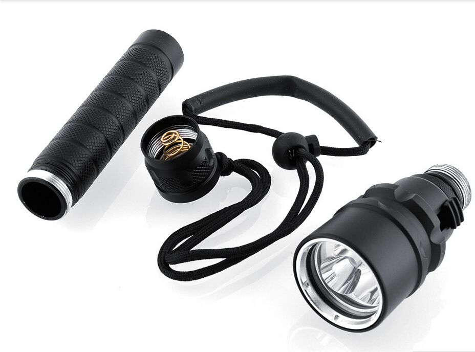 Illuminate Adventures SK68 Q5 LED Torcia portatile mini ZOOM 6000 lumen Luce da campeggio durevole e impermeabile
