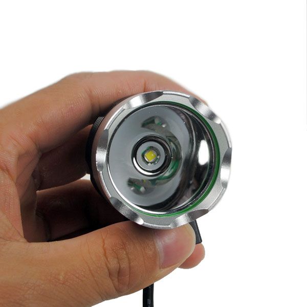 EternalFire BH01 T6 LED Faro per bicicletta da 1800 lumen, impermeabile, nero, per la sicurezza in bicicletta e attività all'aperto.