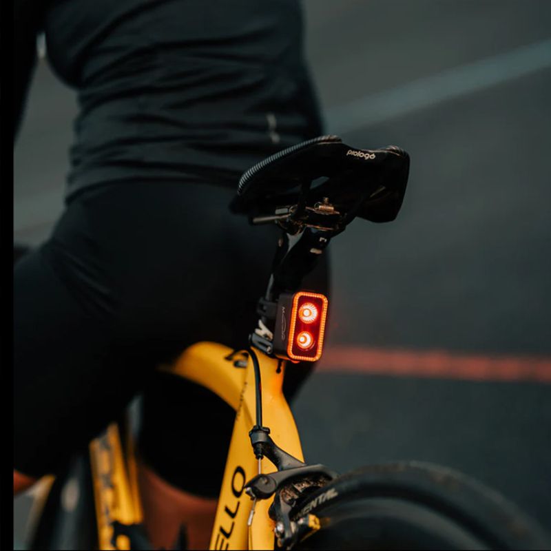 Magicshine SEEMEE300 Luce Posteriore Intelligente con 300 Lumen, Visibilità a 360°, Impermeabile IPX6, Luce di Sicurezza per Ciclismo