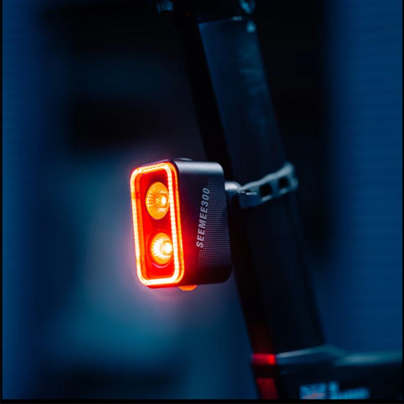 Magicshine SEEMEE300 Luce Posteriore Intelligente con 300 Lumen, Visibilità a 360°, Impermeabile IPX6, Luce di Sicurezza per Ciclismo