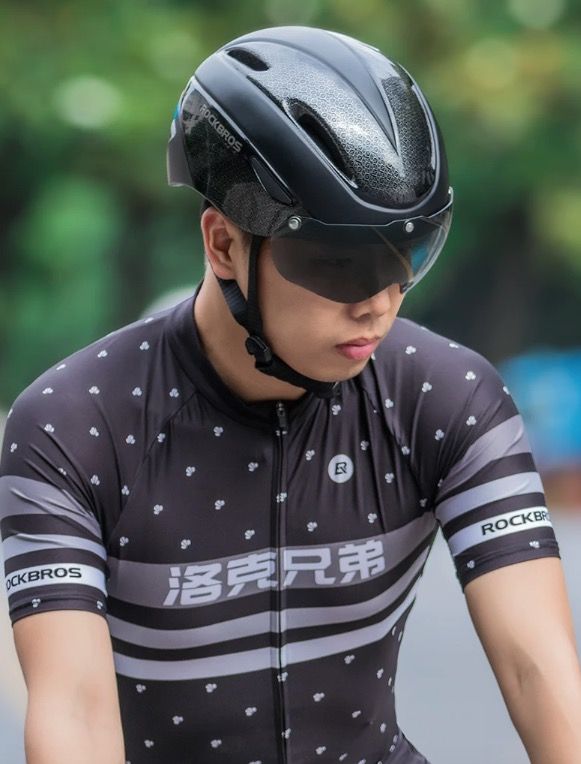 ROCKBROS Casco da Bicicletta Design Ultraleggero con Luce LED Integrata Occhiali Magnetici Comodo e Sicuro