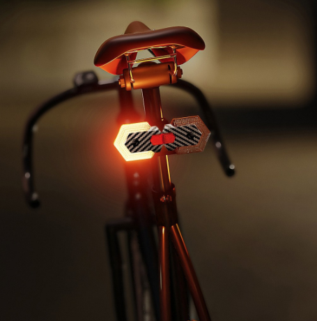 CarryBright Kit Frecce Bici LED Fibra Carbonio Ant/Post 4pz, Ricaricabile USB, Telecomando Wireless per Ebike e Sicurezza Ciclismo